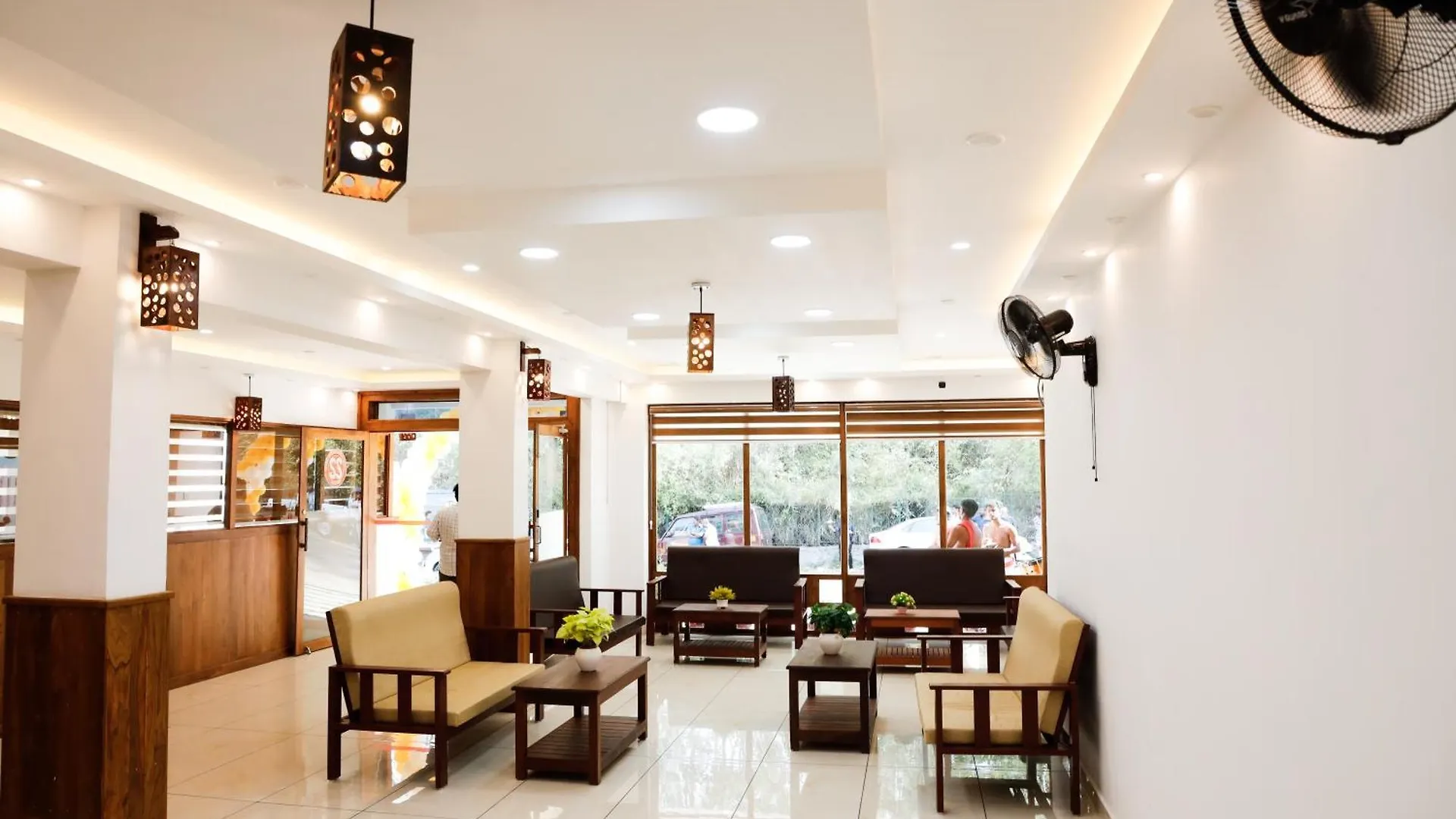 리조트 Ramakkalmedu Holiday Inn